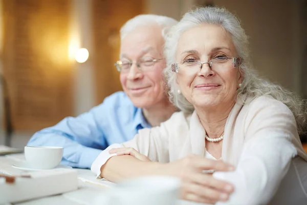 Senior par på café — Stockfoto