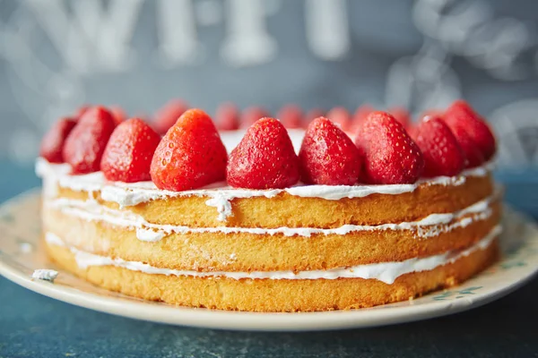 ev yapımı çilek tatlı