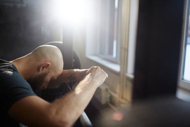 yorgun sporcu dinlenme