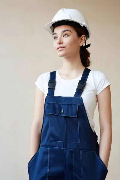Casa-pittore in uniforme e cappello duro — Foto Stock