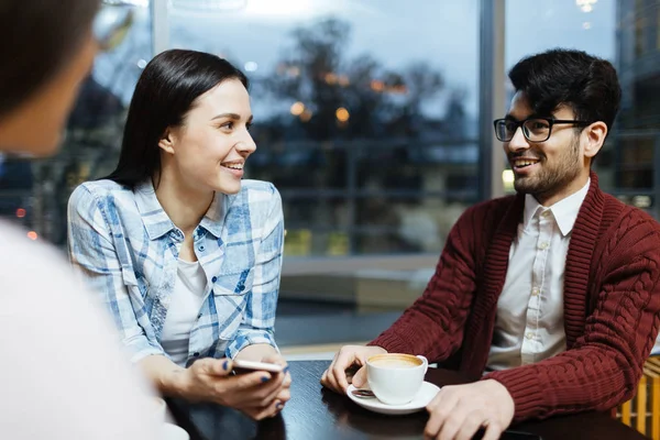Friends meeting in cafe — Stock Photo, Image