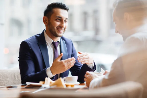 Reunião de negócios de parceiros no café — Fotografia de Stock