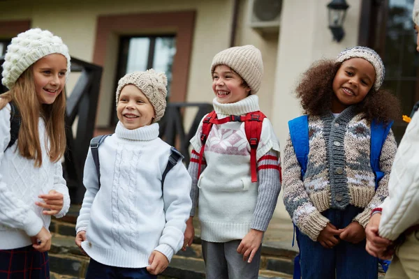 Group of friendly kids — Stock Photo, Image