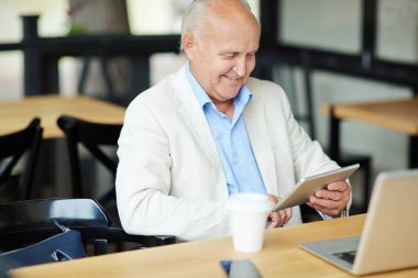 Komuta sizde tablet kullanma