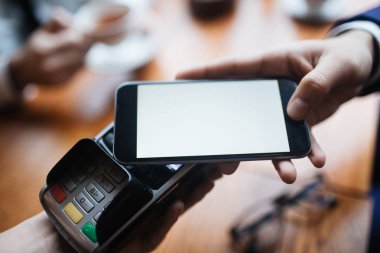 işadamı Smartphone ile ödeme