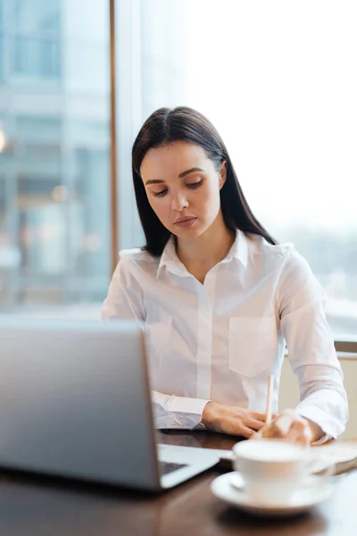 Business woman piano di scrittura di lavoro — Foto Stock