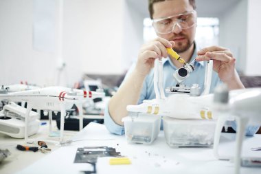 Çalışan odaklı erkeğin