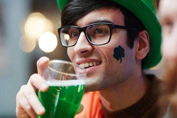 Young leprechaun in eyeglasses — Stock Photo, Image