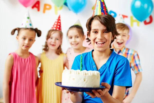 Happy Birthday Boy met vrienden — Stockfoto