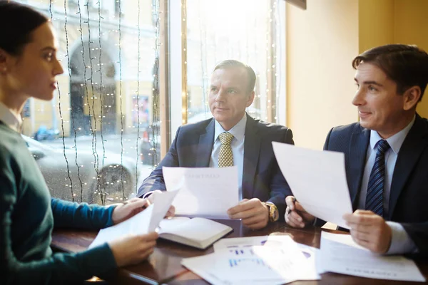 Glückliches Business-Team — Stockfoto