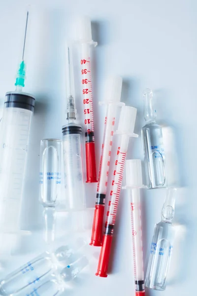 Medical syringes of different sizes — Stock Photo, Image