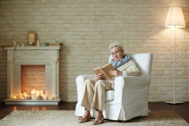 gözlük güzel öğretim görevlisi