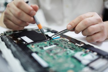 Elektronik devre kartı montajı