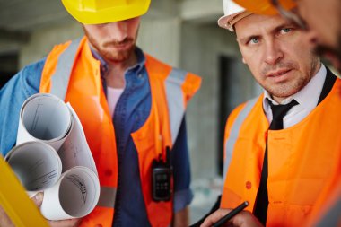 Foreman'ı ilerleme tartışıyor