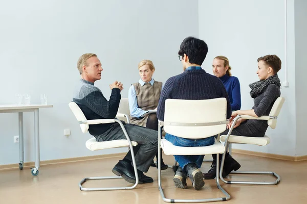 Group of patients interacting — Stock Photo, Image