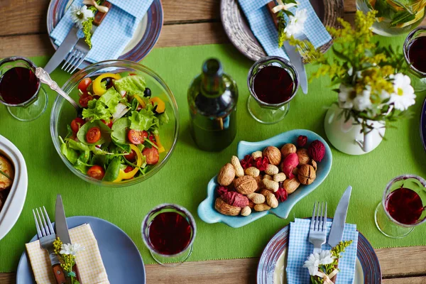 Wine and glasses on table — Stock Photo, Image