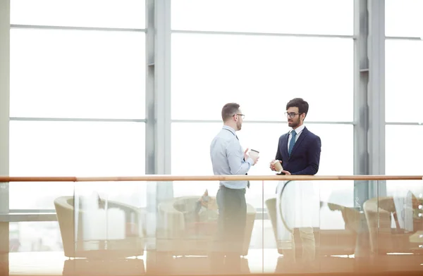 Empregados em coffee break — Fotografia de Stock