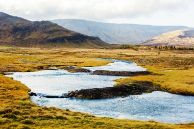 Sarma Nehri üzerinde çayır 