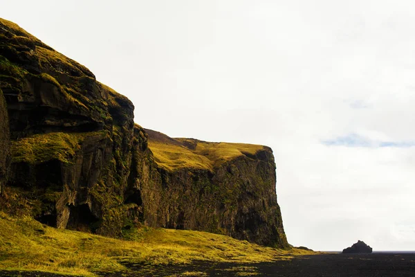 Mountain and cliff edge — Stock Photo, Image