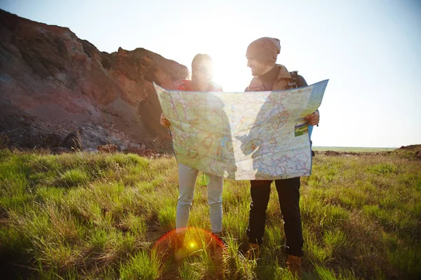 Pár hospodářství Velká mapa — Stock fotografie