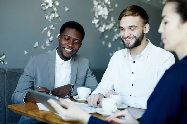 Gente de negocios en reunión — Foto de Stock