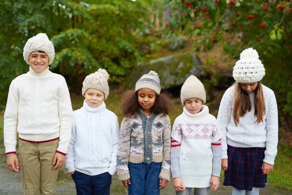 Kinder mit verschiedenen Ausdrucksformen — Stockfoto