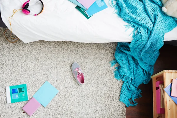 Trastorno en la escuela chica habitación — Foto de Stock