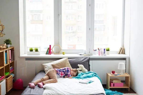 Little girl having  nap — Stock Photo, Image