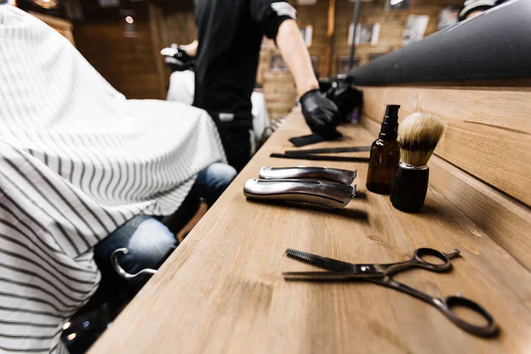 Corte de cabelo profissional e conjunto de barbear — Fotografia de Stock