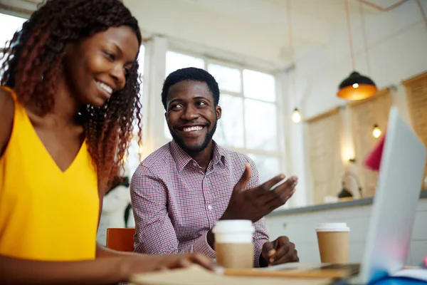 Empresarios afroamericanos en la reunión — Foto de Stock