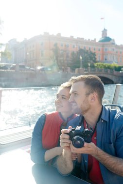 Sevdalı çift üzerinde gezi tur cruise