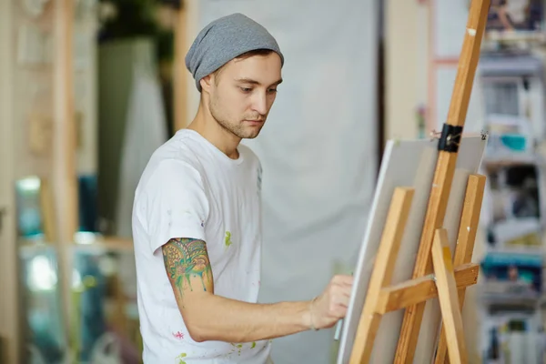 Estudiante Concentrado Del Dibujo Escuela Arte Durante Clase Arte —  Fotos de Stock