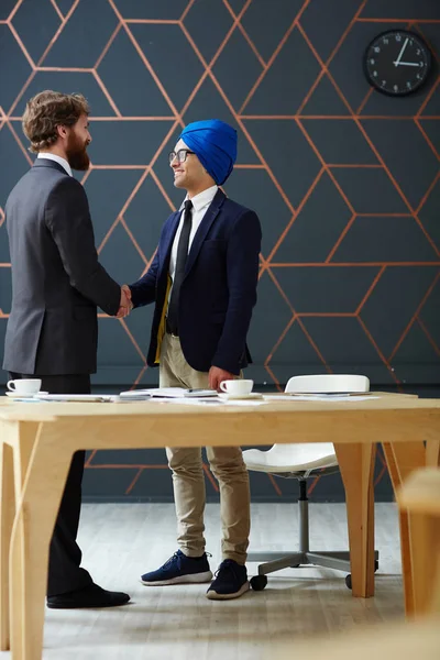 New Workers Handshaking Negotiation — Stock Photo, Image