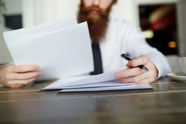 Decisione Del Datore Lavoro Relativa Alla Firma Nuovo Contratto Con — Foto Stock