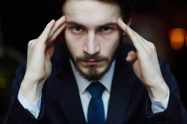 Cabeça Ombros Retrato Homem Barbudo Bonito Vestindo Terno Negócios Elegante — Fotografia de Stock