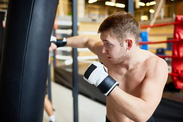 Young Man Training Mix Fight Club — Stock Photo, Image