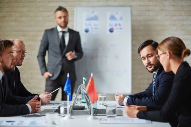 Forumda iletişim siyasi partilerin liderleri