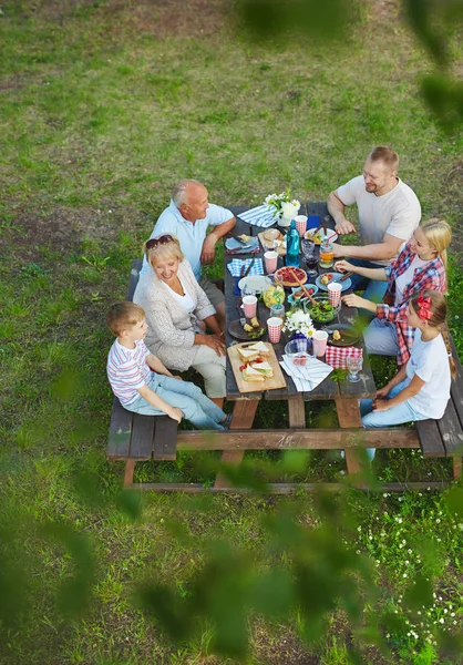 Happy Family Sitting Served Table Summer Day — Stock Photo, Image