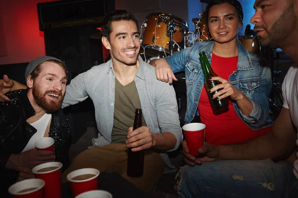 Group Smiling Young People Enjoying Party Small Night Club Drinking — Stock Photo, Image