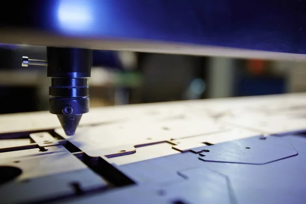 Professional Laser Cutting Machine Engraving Plywood — Stock Photo, Image