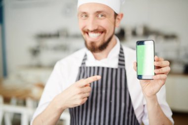 Mutlu Şef smartphone dokunmatik ekran işaret