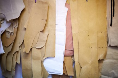 Arka plan natürmort resim duvarda studio terzilik içinde birçok kağıt desenleri