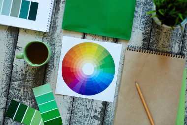 Yerdeki tasarımcı nesneleri