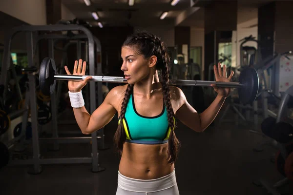 Vältränad Ung Kvinna Med Vikt Träna Gym Fritid — Stockfoto