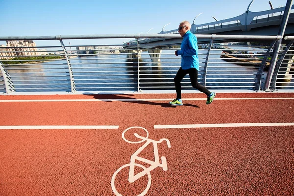 Profile View Elderly Sprinter Running Athletic Track While Preparing Marathon — Stock Photo, Image