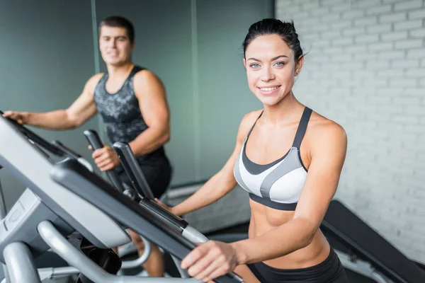 Portrait Beautiful Sportive Brunette Woman Exercising Using Elliptical Machine Next — Stock Photo, Image