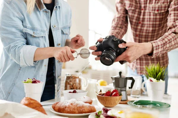 Potraviny Fotograf Potravin Kadeřnice Produkující Potraviny Inzerát — Stock fotografie