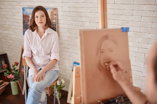 Portrait Beautiful Young Woman Posing Portrait Art Studio Class — Stock Photo, Image