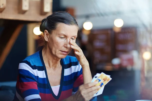 Mature Woman Looking Photos Crying — Stock Photo, Image