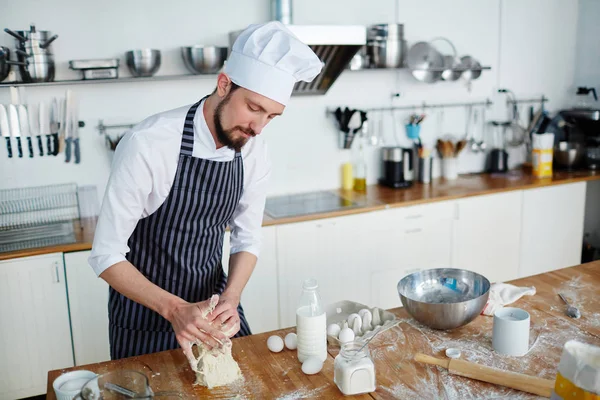 Bakkerij Personeel Bereiden Deeg Voor Gebak — Stockfoto